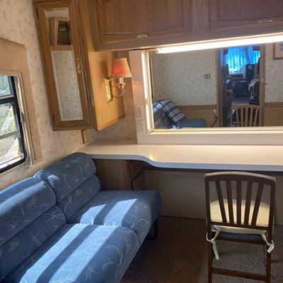 モーターホーム車内イメージ04