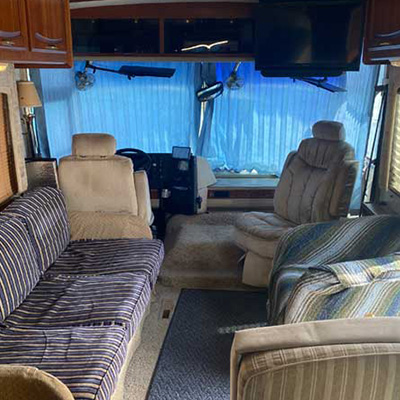 モーターホーム車内イメージ02