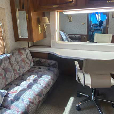 モーターホーム車内イメージ04