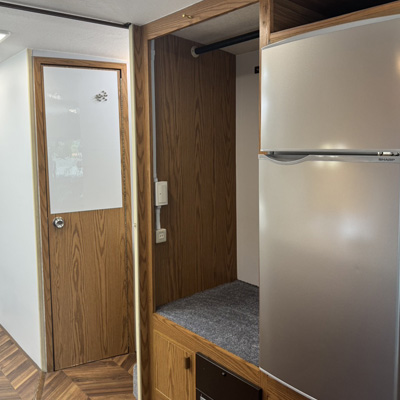 モーターホーム車内イメージ09