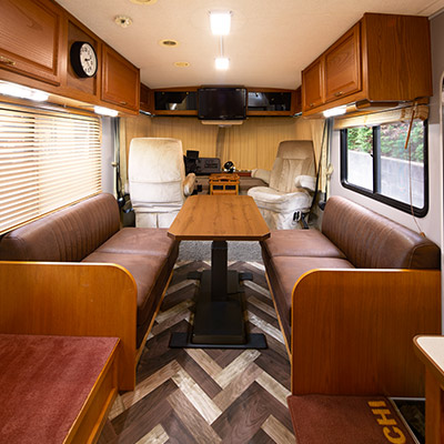 モーターホーム車内イメージ02