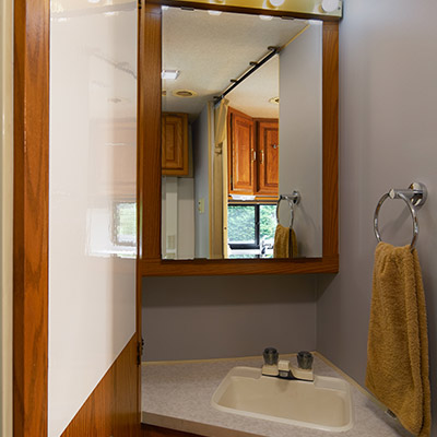 モーターホーム車内イメージ04