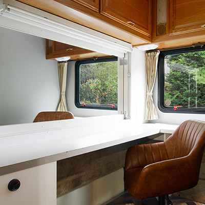 モーターホーム車内イメージ07