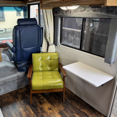 モーターホーム車内イメージ05