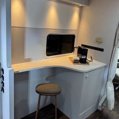 モーターホーム車内イメージ08